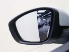 Peugeot 208 (2021) thumbnail 22