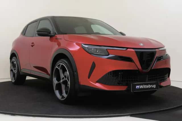 Alfa Romeo Junior (2025) thumbnail 3