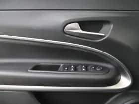 Jeep Avenger (2025) thumbnail 9