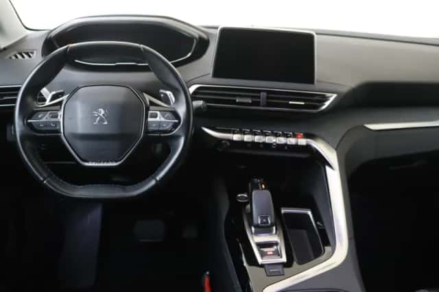 Peugeot 3008 (2019) thumbnail 5