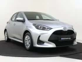 Toyota Yaris (2023) thumbnail 3
