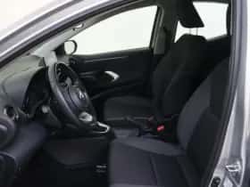Toyota Yaris (2023) thumbnail 10