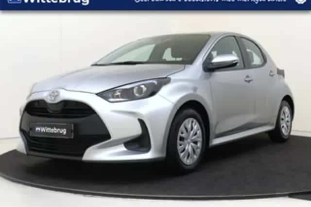 Toyota Yaris (2023) thumbnail 1