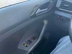 Volkswagen T-Cross (2019) thumbnail 25