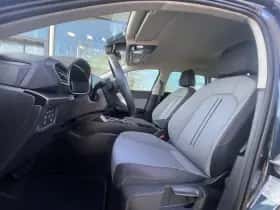 SEAT Leon (2024) thumbnail 16