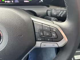 Volkswagen Golf (2021) thumbnail 24
