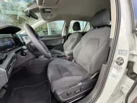 Volkswagen Golf (2021) thumbnail 8