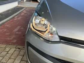 Volkswagen Up! (2023) thumbnail 15