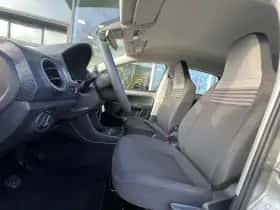Volkswagen Up! (2023) thumbnail 20