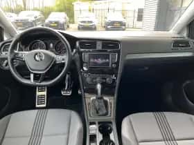Volkswagen Golf (2016) thumbnail 5