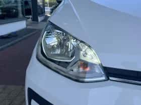 Volkswagen Up! (2020) thumbnail 7