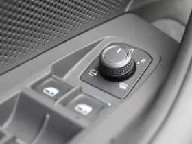 Volkswagen Passat (2025) thumbnail 24