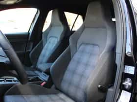 Volkswagen Golf (2021) thumbnail 5