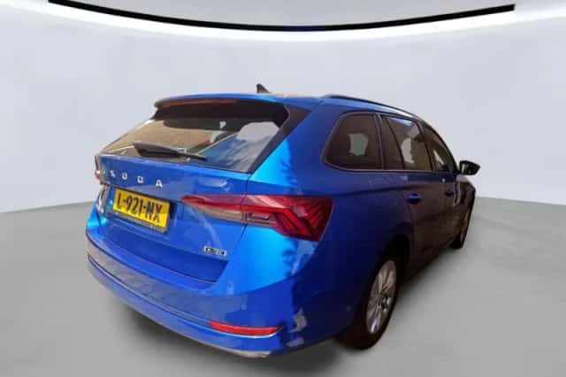 Škoda Octavia (2021) thumbnail 4