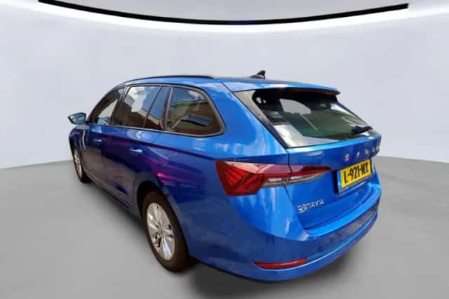 Škoda Octavia (2021) thumbnail 5
