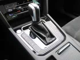 Volkswagen Passat (2022) thumbnail 13