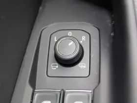 Volkswagen Passat (2022) thumbnail 25
