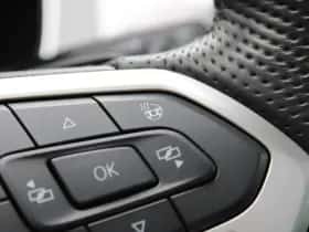 Volkswagen Passat (2022) thumbnail 35