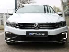 Volkswagen Passat (2022) thumbnail 8