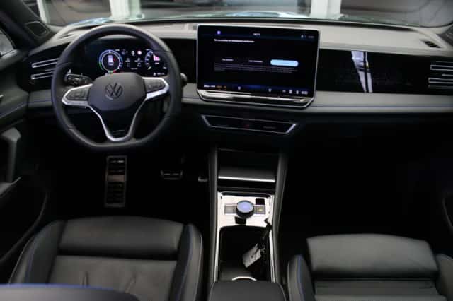 Volkswagen Tiguan (2025) thumbnail 4