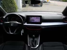 SEAT Arona (2023) thumbnail 4