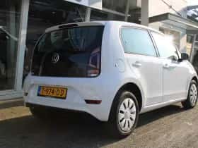 Volkswagen Up! (2023) thumbnail 4