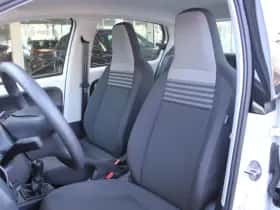 Volkswagen Up! (2023) thumbnail 7