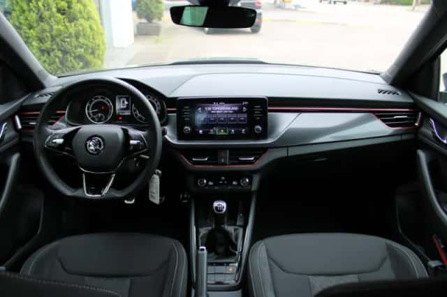 Škoda Kamiq (2023) thumbnail 4