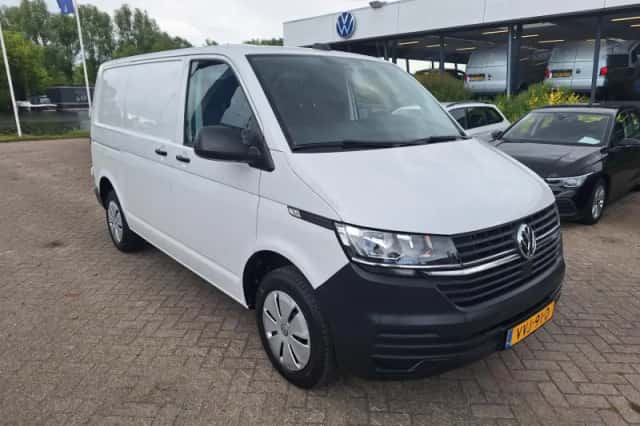 Volkswagen Transporter (2023) thumbnail 4