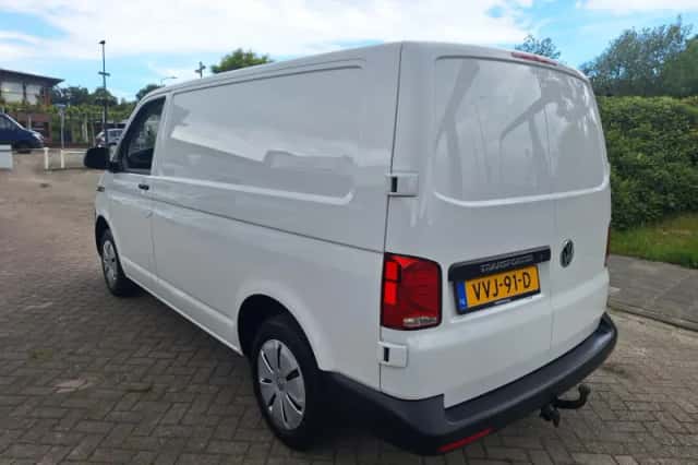 Volkswagen Transporter (2023) thumbnail 6
