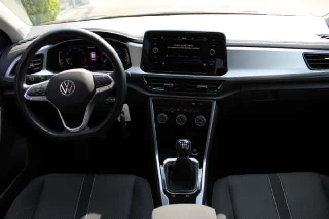 Volkswagen T-Roc (2022) thumbnail 4