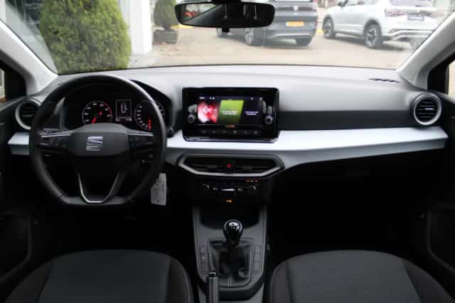 SEAT Ibiza (2023) thumbnail 4
