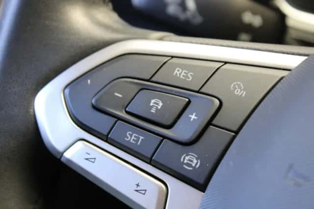 Volkswagen T-Cross (2021) thumbnail 2
