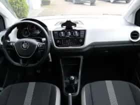 Volkswagen Up! (2019) thumbnail 4