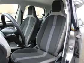 Volkswagen Up! (2019) thumbnail 5