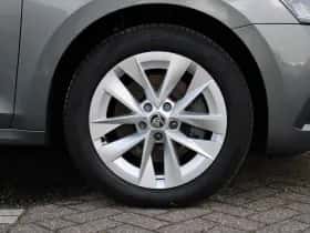 Škoda Octavia (2022) thumbnail 10
