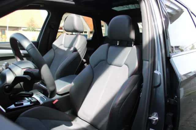 Audi Q5 (2023) thumbnail 5