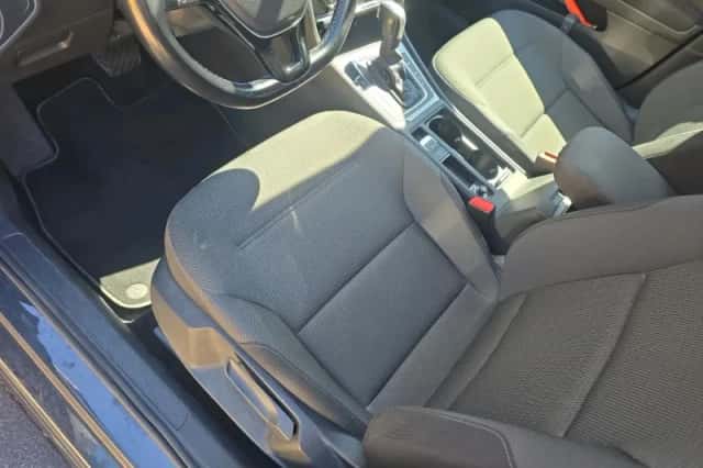 Volkswagen E-Golf (2020) thumbnail 5
