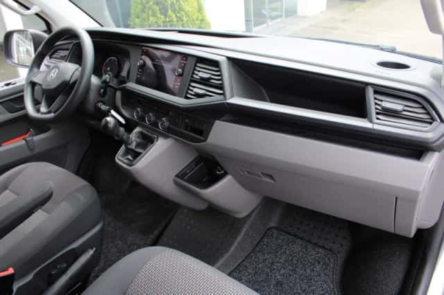 Volkswagen Transporter (2020) thumbnail 4