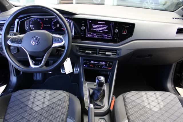 Volkswagen Polo (2022) thumbnail 4