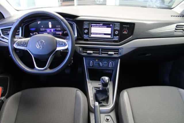 Volkswagen Polo (2023) thumbnail 4