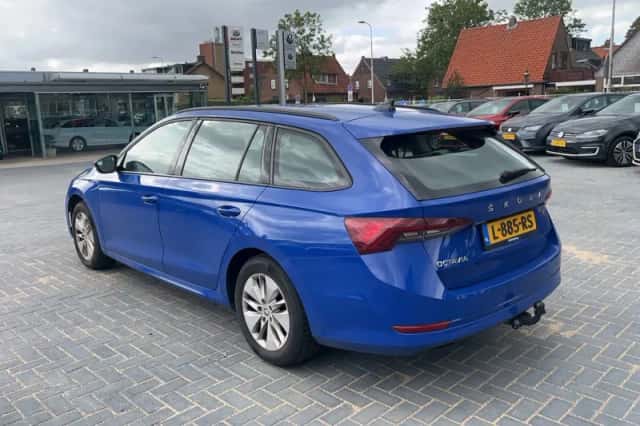 Škoda Octavia (2021) thumbnail 5