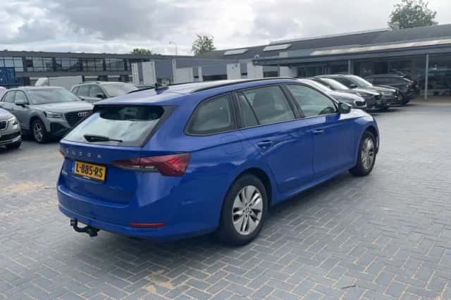 Škoda Octavia (2021) thumbnail 6