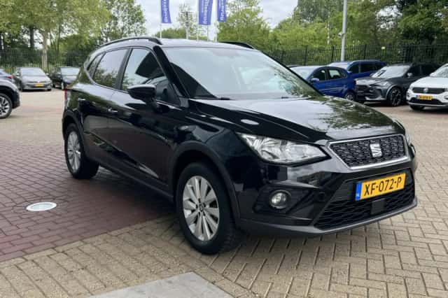 SEAT Arona (2019) thumbnail 4