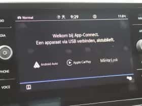 Volkswagen T-Roc (2023) thumbnail 22