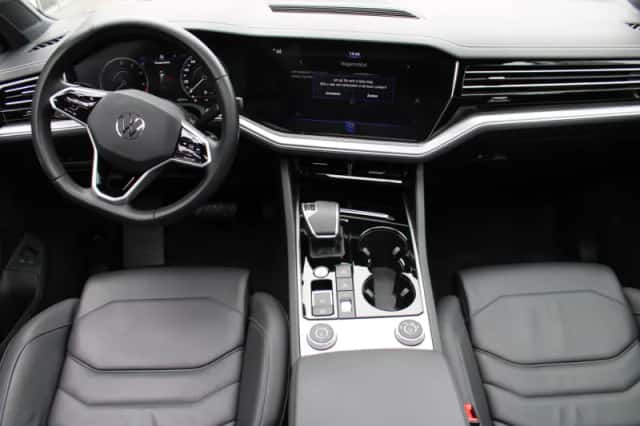 Volkswagen Touareg (2023) thumbnail 4