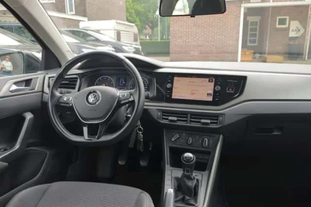 Volkswagen Polo (2021) thumbnail 4