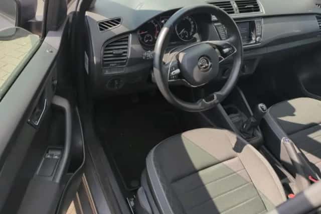 Škoda Fabia (2022) thumbnail 5