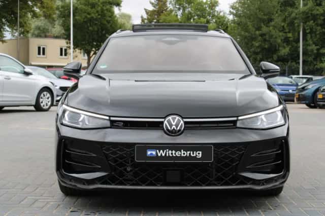 Volkswagen Passat (2025) thumbnail 5