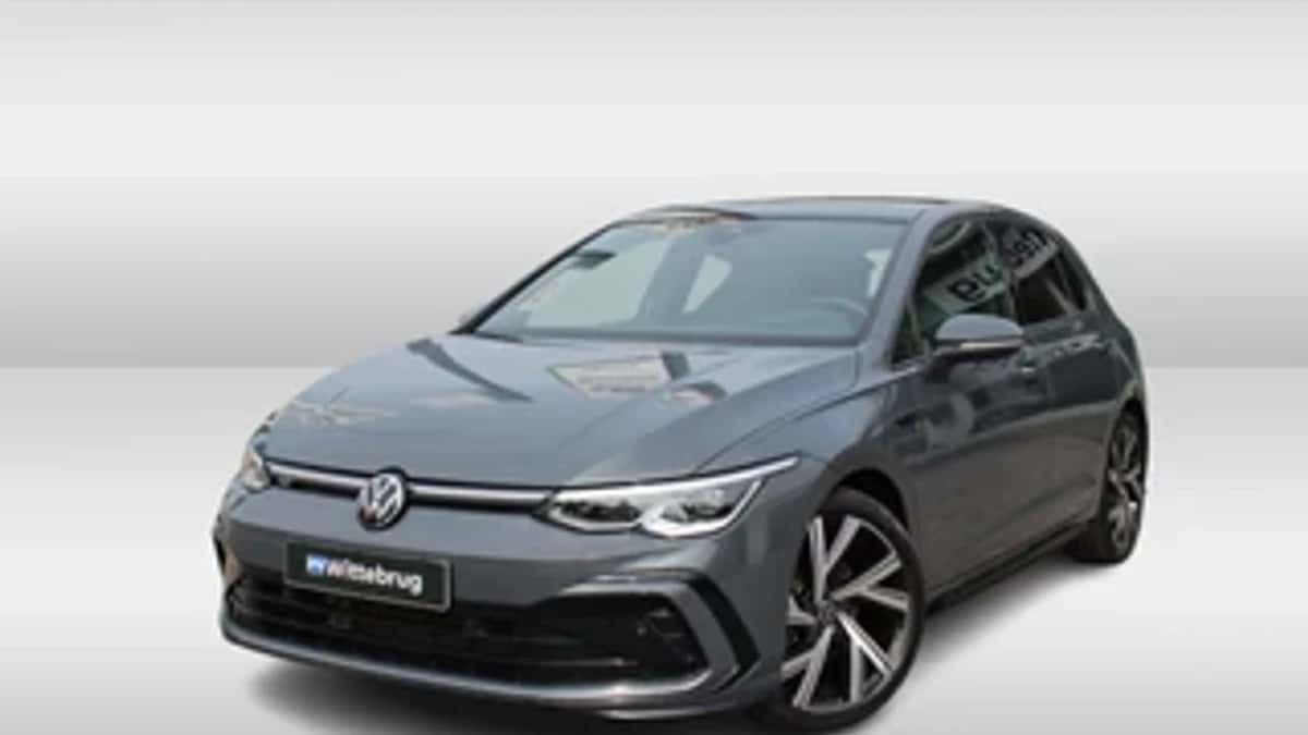 Volkswagen Golf (2023) — foto 1